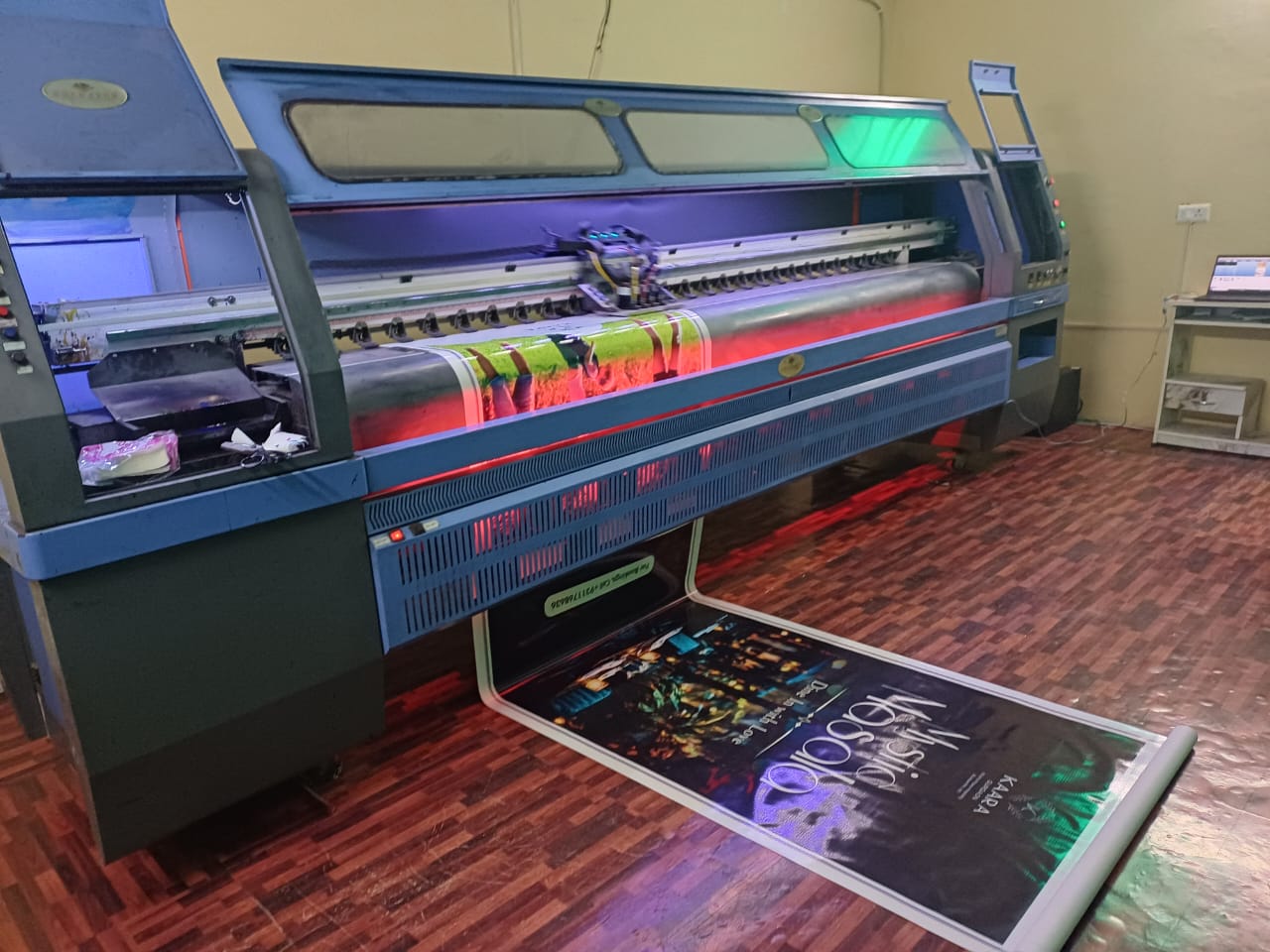 Normal Blackout Flex 180–220 GSM – Premium Light-Blocking Banner Printing Material