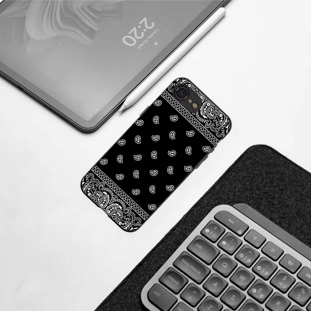Paisley Black pattern phone case for iphone 16E | Glass case